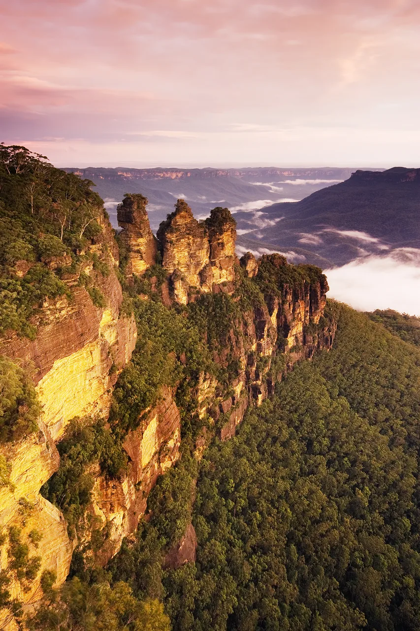 The Three Sisters, Katoomba, New South Wales, Australia.