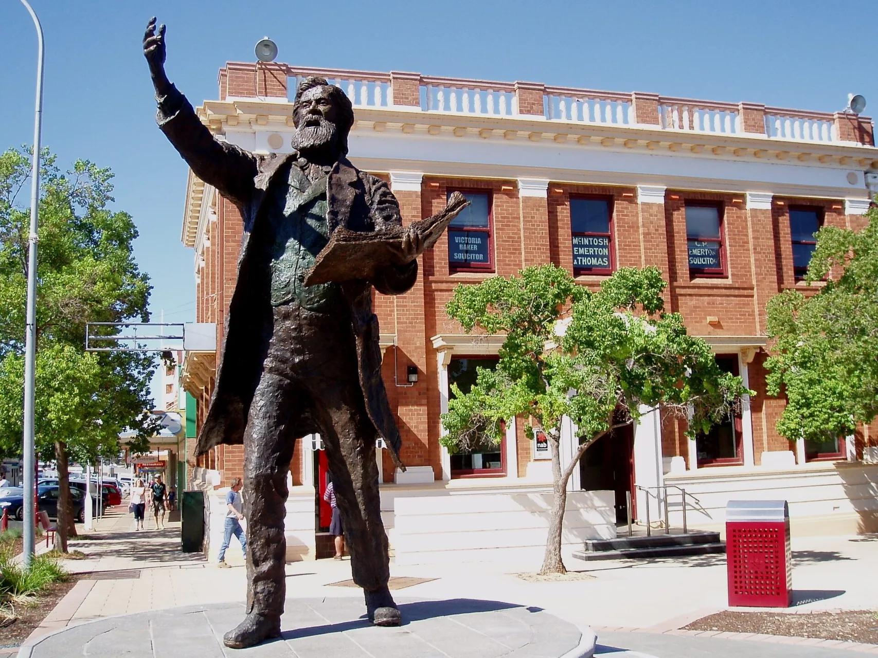 Parkes was a goldmining settlement originally named Bushman's, but following visits from New South Wales Colonial Secretary (also referred to as Prime Minister) Sir Henry Parkes o…
