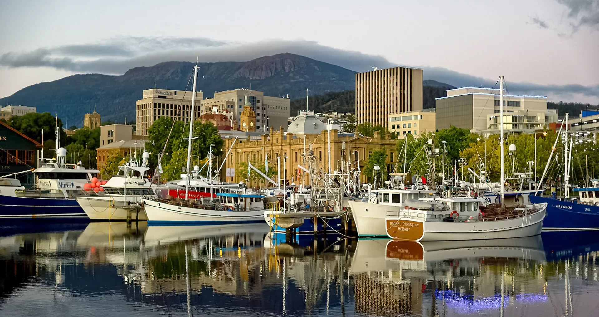Franklin Wharf Hobart at sunrise 2015