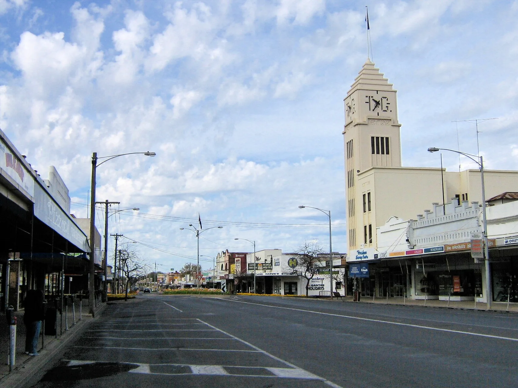 Main street in w:Horsham, Victoria